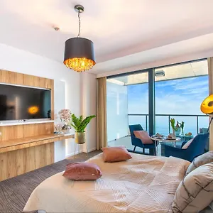 North Apartments, Sunsetview 507 Kolberg